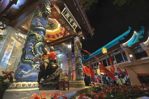2021年9月18日 香港黄大仙寺 王凌光神龛夜间照明 — 图库照片