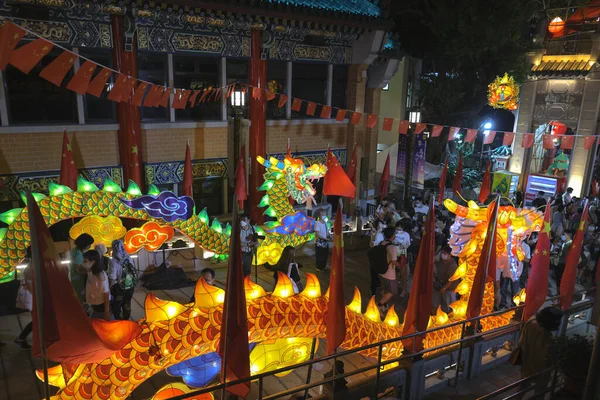 Personas Festival Medio Otoño Con Luces Nocturnas Wong Tai Sin — Foto de Stock