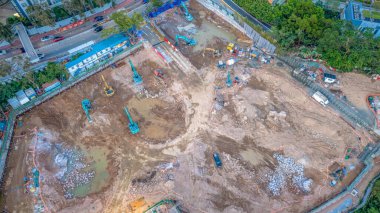 Yamaçtaki Kowloon mahallesinde halka açık eğlence alanı.