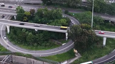 Chatham Yolu 'nun kuzeyindeki işlek cadde, 12 Eylül 2025 