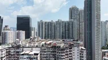 18 Ekim 2025 'te Quarry Bay Konutlarında Yüksek Binalı Yaşam