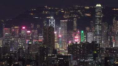 Modern Hong Kong Şehir Bölgelerini Bağlayan Tren, 3 Ekim 2025