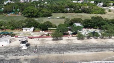 Rahatlatıcı Pui O Beach Sahil Manzarası Hong Kong, 25 Ekim 2025