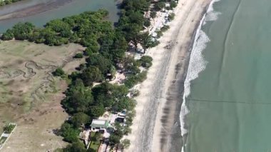 Rahatlatıcı Pui O Beach Sahil Manzarası Hong Kong, 25 Ekim 2025