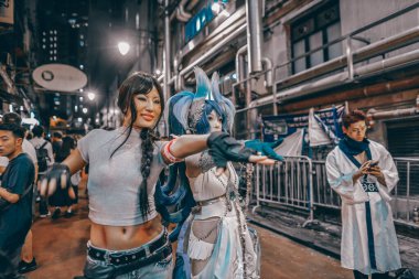 Gece hayatı ve karakter oyunuyla şenlikli kostüm kutlaması