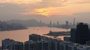 Victoria Limanı Hong Kong Rıhtımı No: 2 2025