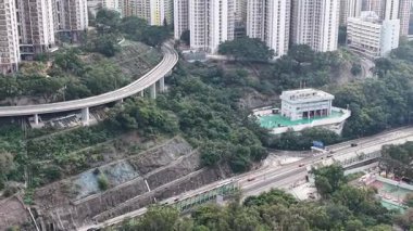 Tseung Kwan O Yolu Şehir Caddesi, Hong Kong, 2 Kasım 2025