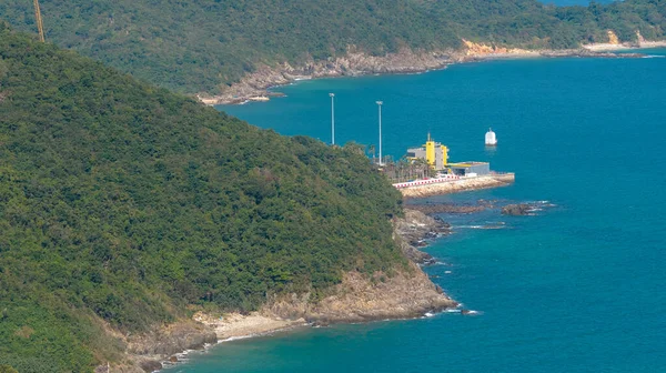 Modern HKust Kampüsü Mimari ve Kıyı Sahnesi, 16 Kasım 2025