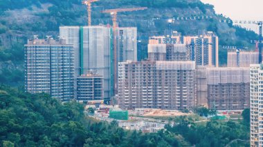 12025 No 'lu kentsel kalkınma bölgesindeki yeni yamaçlardaki konutlar