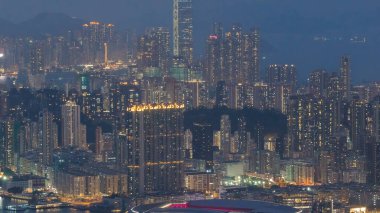 Iconic City Skyline harman limanı ve gökdelenler 1 Kasım 2025