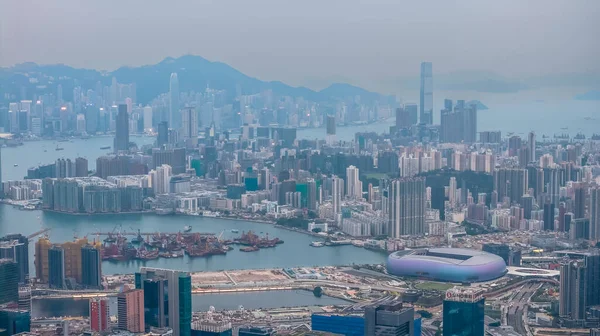 Iconic City Skyline harman limanı ve gökdelenler 1 Kasım 2025