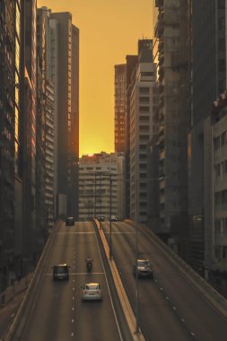 Hong Kong Şehir Trafiği ve Modern Yol Altyapısı 6 Aralık 2025