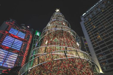 Şenlikli şehir röfleleri, pazarlar, ışıklar, deniz kenarı kutlamaları