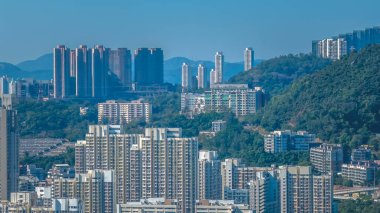 Ufuk çizgisini kaplayan yoğun sis ciddi hava kirliliğini vurguluyor 17 Aralık 2025