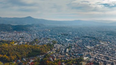 Kyoto 'nun kuzey bölgesindeki kentsel manzara 24 Kasım 2025