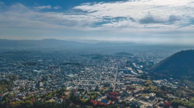 Kyoto 'nun kuzey bölgesindeki kentsel manzara 24 Kasım 2025