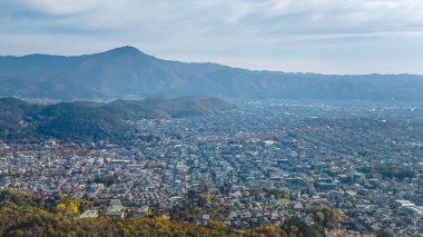 Kyoto 'nun kuzey bölgesindeki kentsel manzara 24 Kasım 2025