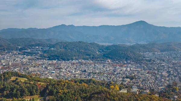 Kyoto 'nun Nishigamo semtindeki şehir manzarası 24 Kasım 2025