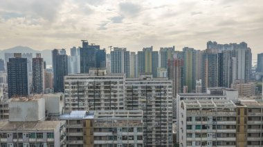 Lei Cheng Uk bölgesinde kamu konutları 24 Aralık 2025