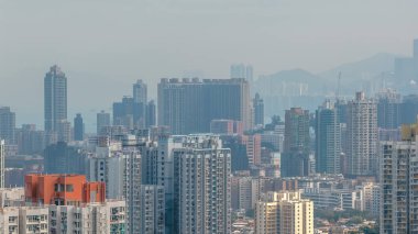 Kowloon 24 Aralık 2025 'te Yau Tsim Mong siluetinin panoramik şehir manzarası