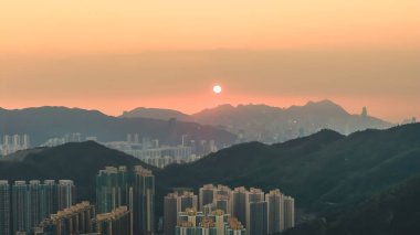 Hong Kong Limanı 'nda gün batımı 28 Aralık 2025