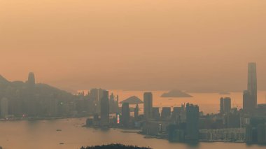 Hong Kong Limanı 'nda gün batımı 28 Aralık 2021