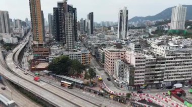 Prens Edward Yolu Doğu Bustling Şehir Koridoru Kowloon, 31 Aralık 2025