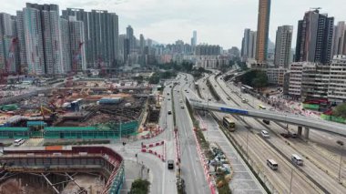 Prens Edward Yolu Doğu Bustling Şehir Koridoru Kowloon, 31 Aralık 2025