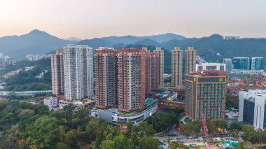 Şehir manzaralı Modern Sha Tin Konut Kuleleri 27 Aralık 2025