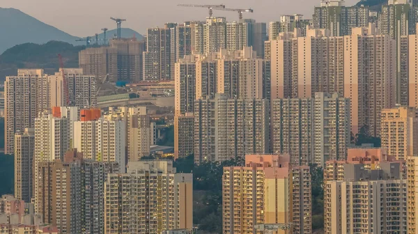 Yüksek yoğunluklu konut binaları günlük şehir merkezi Jan 4 2026 'yı oluşturuyor.