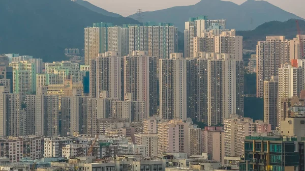 Yüksek yoğunluklu konut binaları günlük şehir merkezi Jan 4 2026 'yı oluşturuyor.