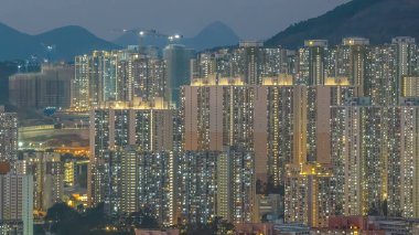 Yüksek yoğunluklu konut binaları günlük şehir merkezi Jan 4 2026 'yı oluşturuyor.