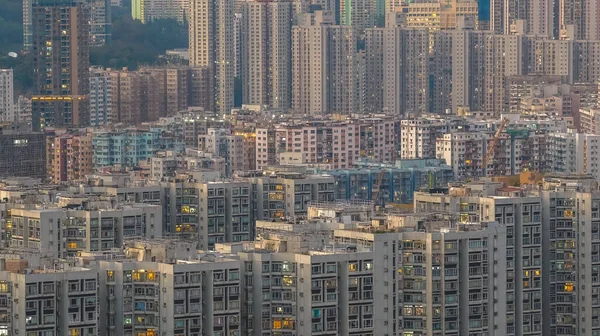 Yüksek yoğunluklu konut binaları günlük şehir merkezi Jan 4 2026 'yı oluşturuyor.