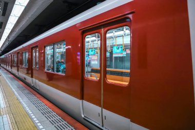 Modern Kyoto Metro İstasyonu Şık Şehir Tasarımı 23 Kasım 2025
