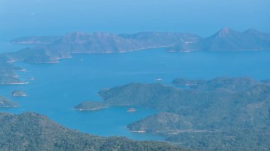 Temiz suları ve doğal kıyı şeridi olan el değmemiş deniz parkı Ocak 3 2026