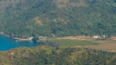 Geleneksel köy ve sulak alanların yanında huzurlu sazlıklar 3 Ocak 2026