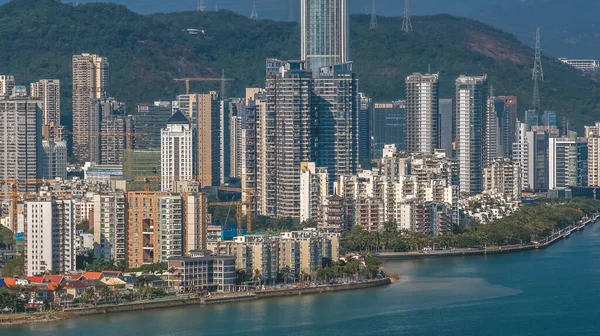 Modern rıhtım parkı Haijing Yolu boyunca 3 Ocak 2026