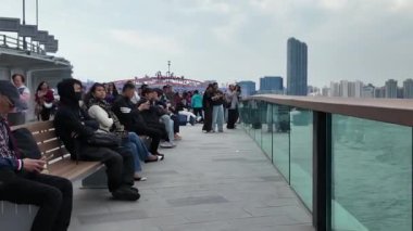 Doğu Kıyısı Sahil Yolu Victoria Limanı Rıhtımı Hong Kong, 31 Aralık 2025