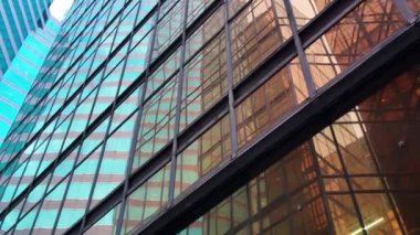 Tsim Sha Tsui Hong Kong Modern Ofis Binası, 15 Kasım 2025