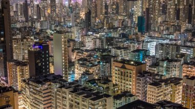 Dairelerin ve canlı yerel hayatın yer aldığı yoğun kentsel mahalle, Jan 9 2026