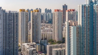 Çevresi yollar ve şehir yeşillikleriyle çevrili konut, 9 Ocak 2026