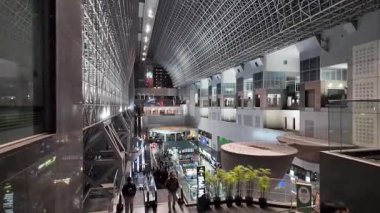 22 Kasım 2025 'te Japonya' nın Osaka kentinde bulunan Kansai Uluslararası Havaalanı 'nın içi