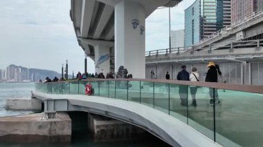 Doğu Kıyısı Sahil Yolu Victoria Limanı Rıhtımı Hong Kong, 31 Aralık 2025