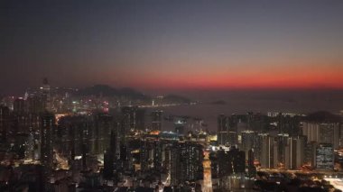 Kowloon Batı Urban Skyline ve Liman Bölgesi, 9 Ocak 2026