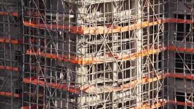 Parlak Gün Işığı Anderson İnşaat Alanında Etkin İnşaatı Aydınlattı, 11 Ocak 2026