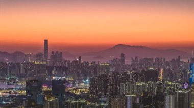 brant şehir manzarası yüksek binalar ve deniz manzaralı Jan 11 2026