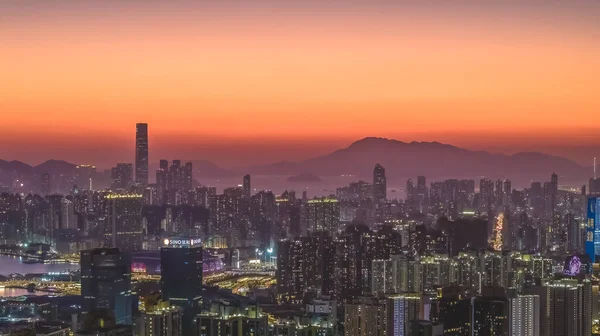 brant şehir manzarası yüksek binalar ve deniz manzaralı Jan 11 2026