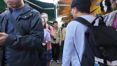 Parlak Gün Işığı Kam Sheung Pazarı 'nda hareketli gecikmeleri gözler önüne seriyor, 17 Ocak 2026