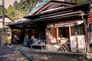 Dağlarla ve tarlalarla çevrili huzurlu köy 23 Kasım 2025