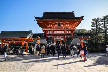 Fushimi Inari Iconic Vermilion Tapınağı Mimarisi 29 Kasım 2025